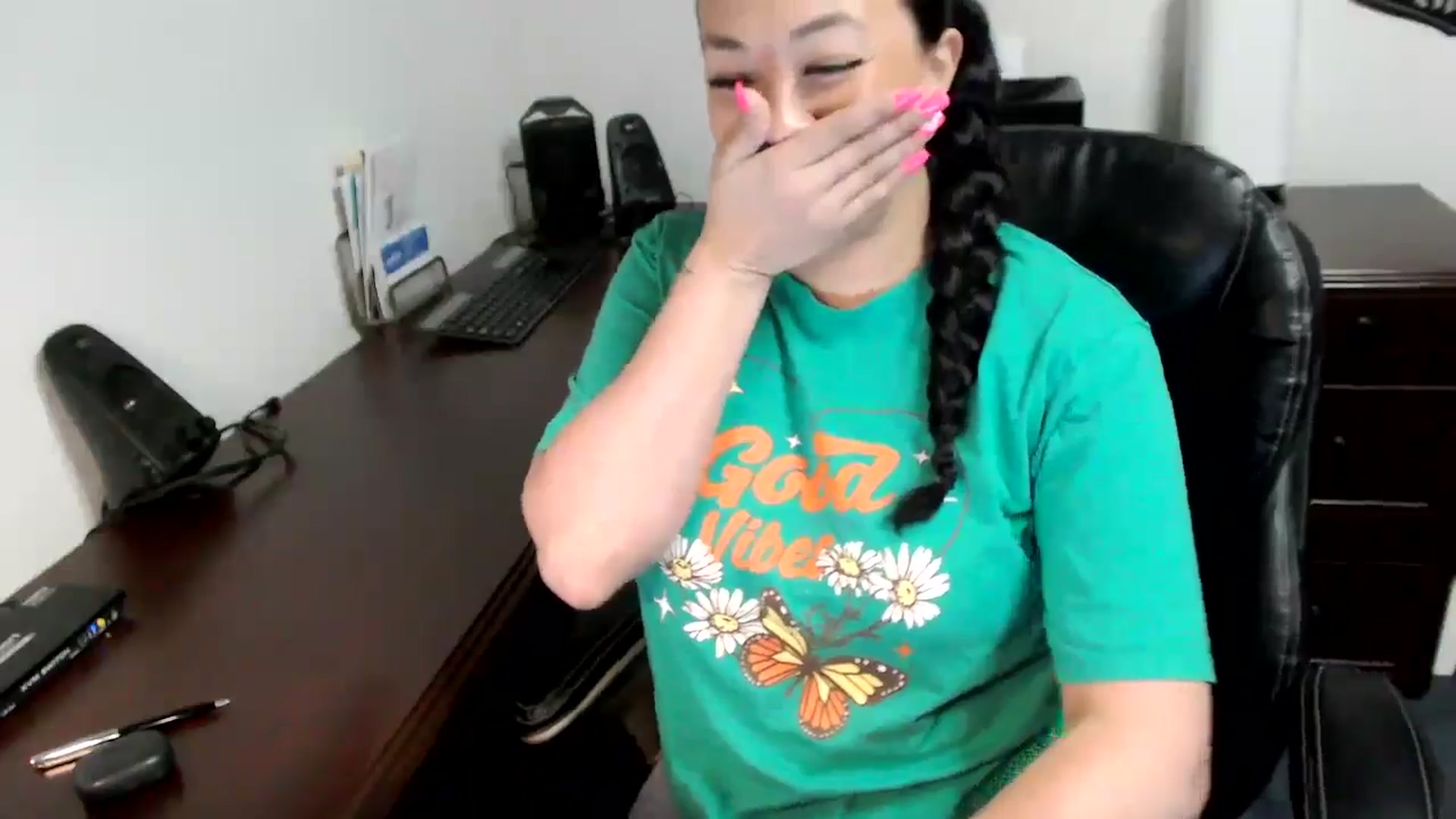 Gallery image thumbnail from MickaylaMoon's myfreecams stream on, 05/09/2024, 20:14 image 4 of 20