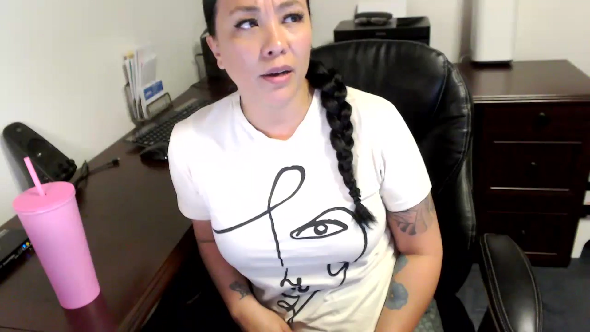Gallery image thumbnail from MickaylaMoon's myfreecams stream on, 05/10/2024, 15:54 image 15 of 20