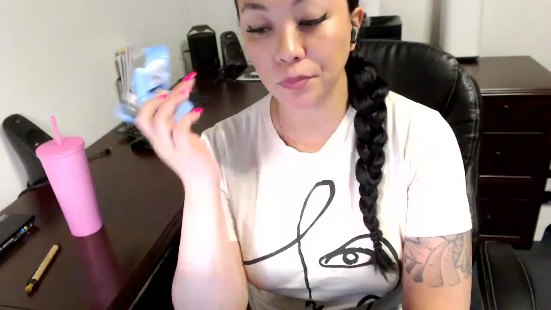 Gallery image thumbnail from MickaylaMoon's myfreecams stream on, 05/10/2024, 15:54 image 2 of 20
