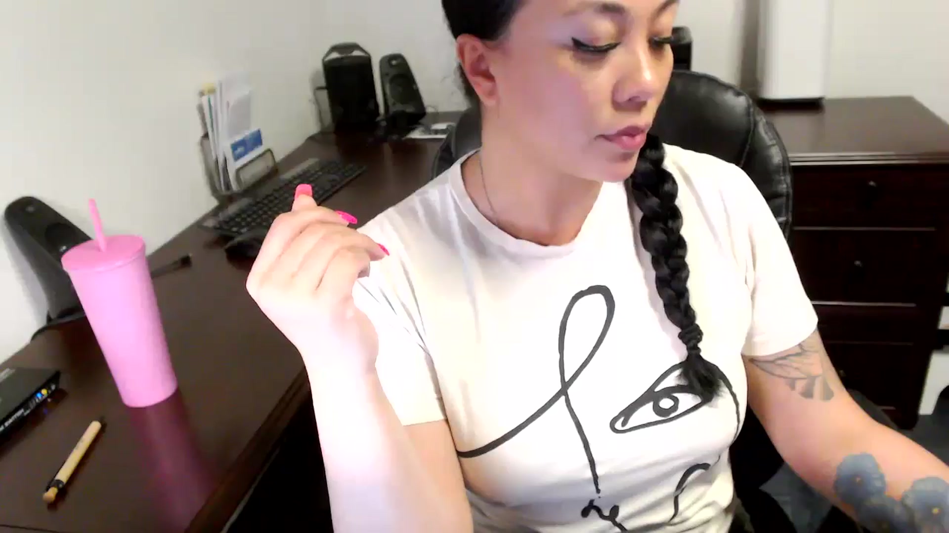 Gallery image thumbnail from MickaylaMoon's myfreecams stream on, 05/10/2024, 15:54 image 3 of 20