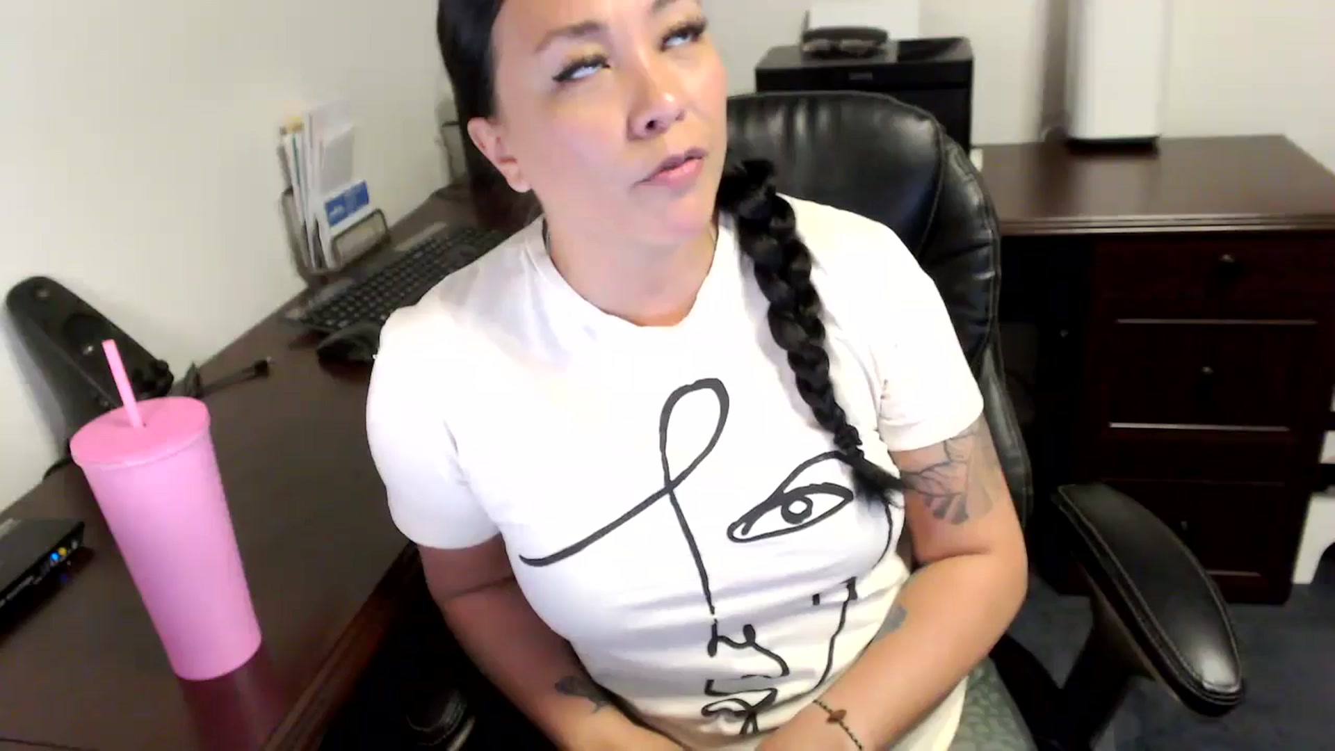 Gallery image thumbnail from MickaylaMoon's myfreecams stream on, 05/10/2024, 15:54 image 17 of 20