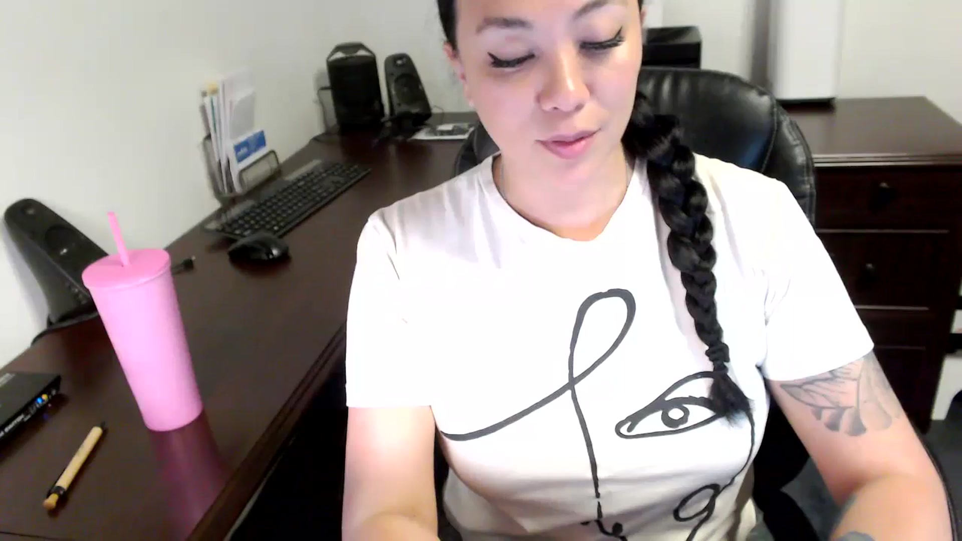 Gallery image thumbnail from MickaylaMoon's myfreecams stream on, 05/10/2024, 15:54 image 9 of 20