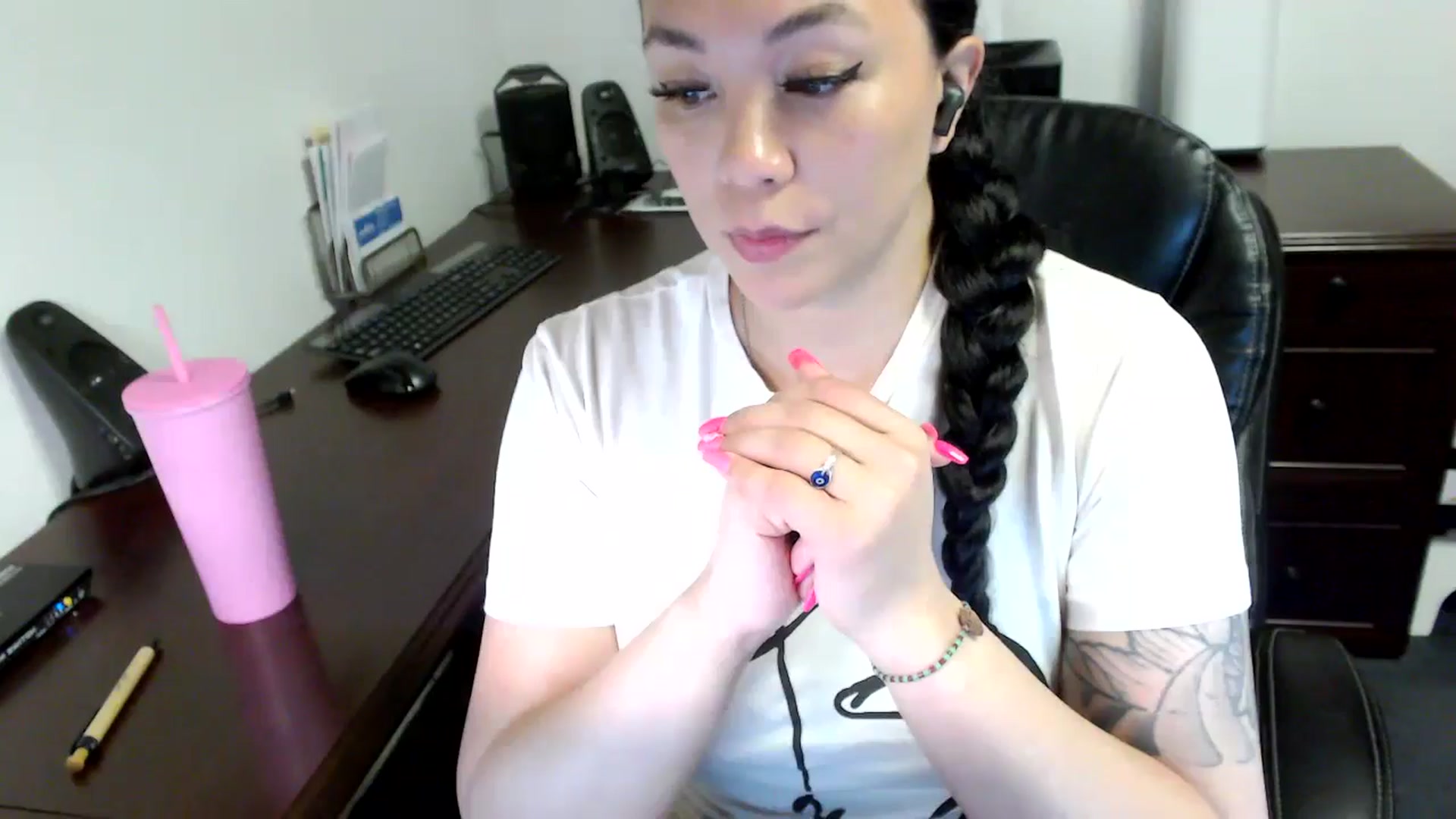 Gallery image thumbnail from MickaylaMoon's myfreecams stream on, 05/10/2024, 15:54 image 5 of 20