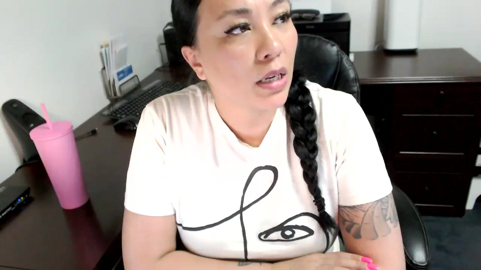 Gallery image thumbnail from MickaylaMoon's myfreecams stream on, 05/10/2024, 17:19 image 3 of 20