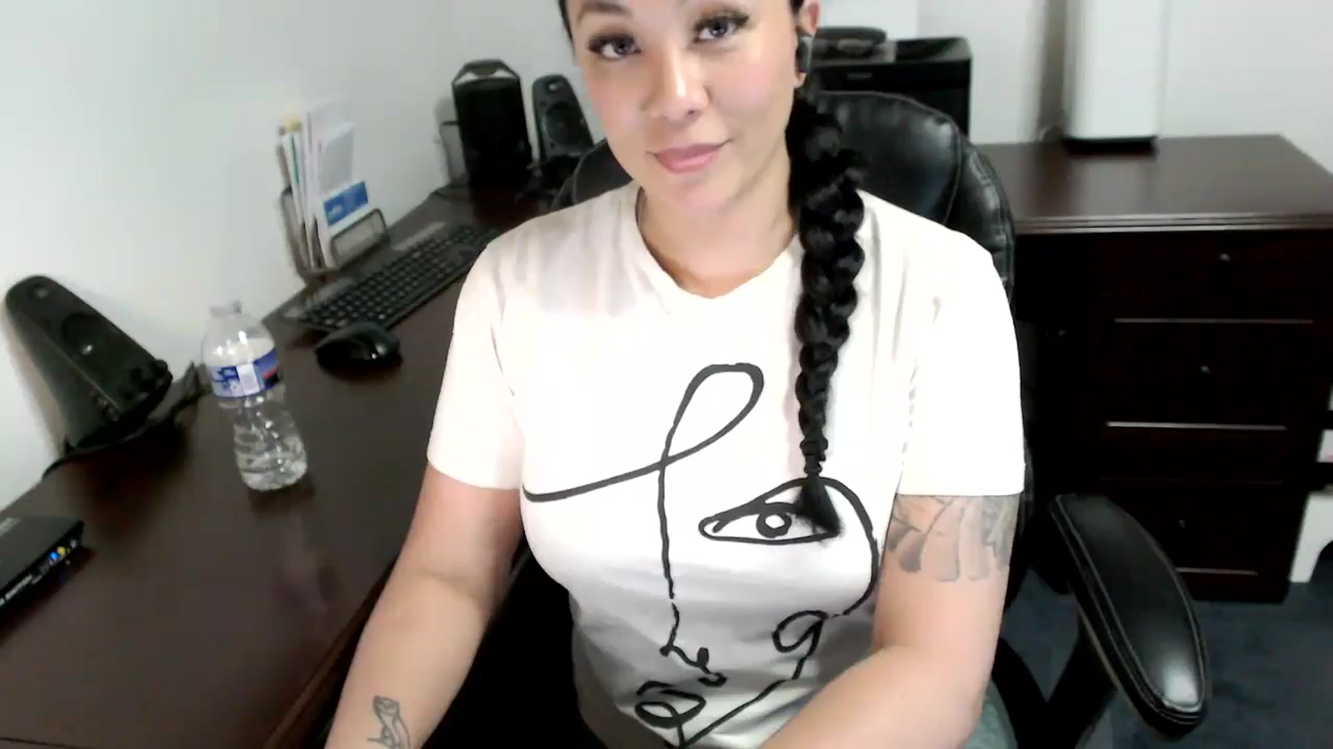 Gallery image thumbnail from MickaylaMoon's myfreecams stream on, 05/10/2024, 17:19 image 5 of 20