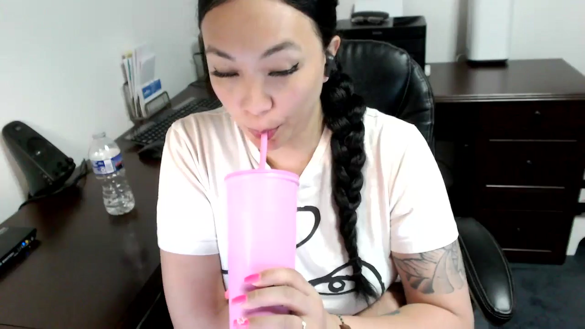 Gallery image thumbnail from MickaylaMoon's myfreecams stream on, 05/10/2024, 17:19 image 4 of 20