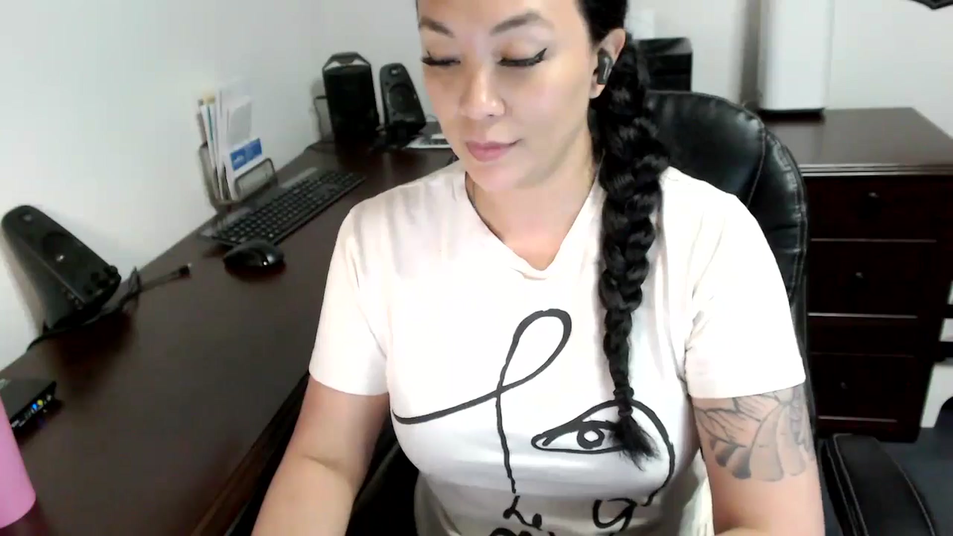 Gallery image thumbnail from MickaylaMoon's myfreecams stream on, 05/10/2024, 18:52 image 11 of 20