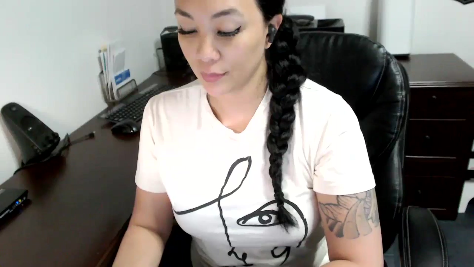 Gallery image thumbnail from MickaylaMoon's myfreecams stream on, 05/10/2024, 18:52 image 20 of 20
