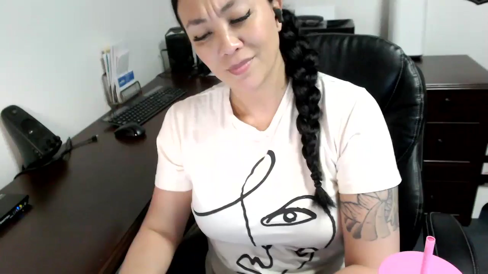 Gallery image thumbnail from MickaylaMoon's myfreecams stream on, 05/10/2024, 19:09 image 1 of 20