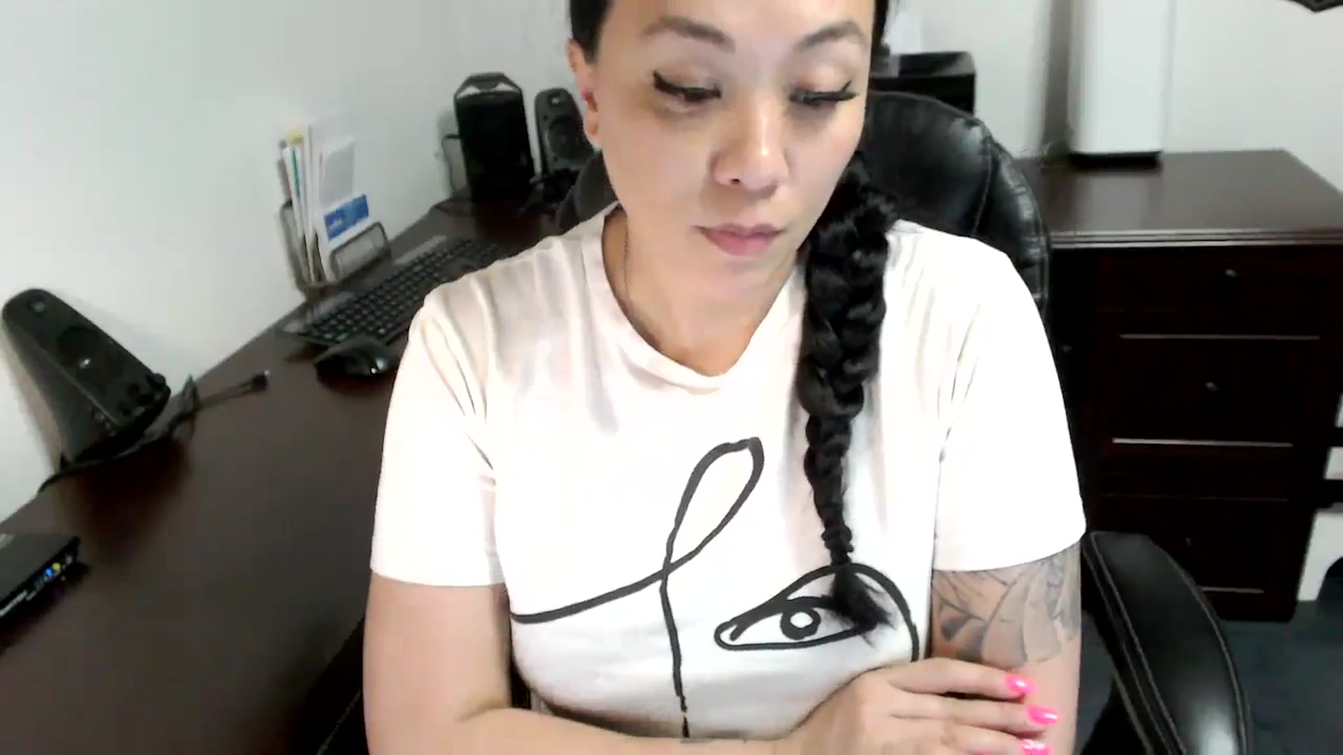 Gallery image thumbnail from MickaylaMoon's myfreecams stream on, 05/10/2024, 19:35 image 15 of 20