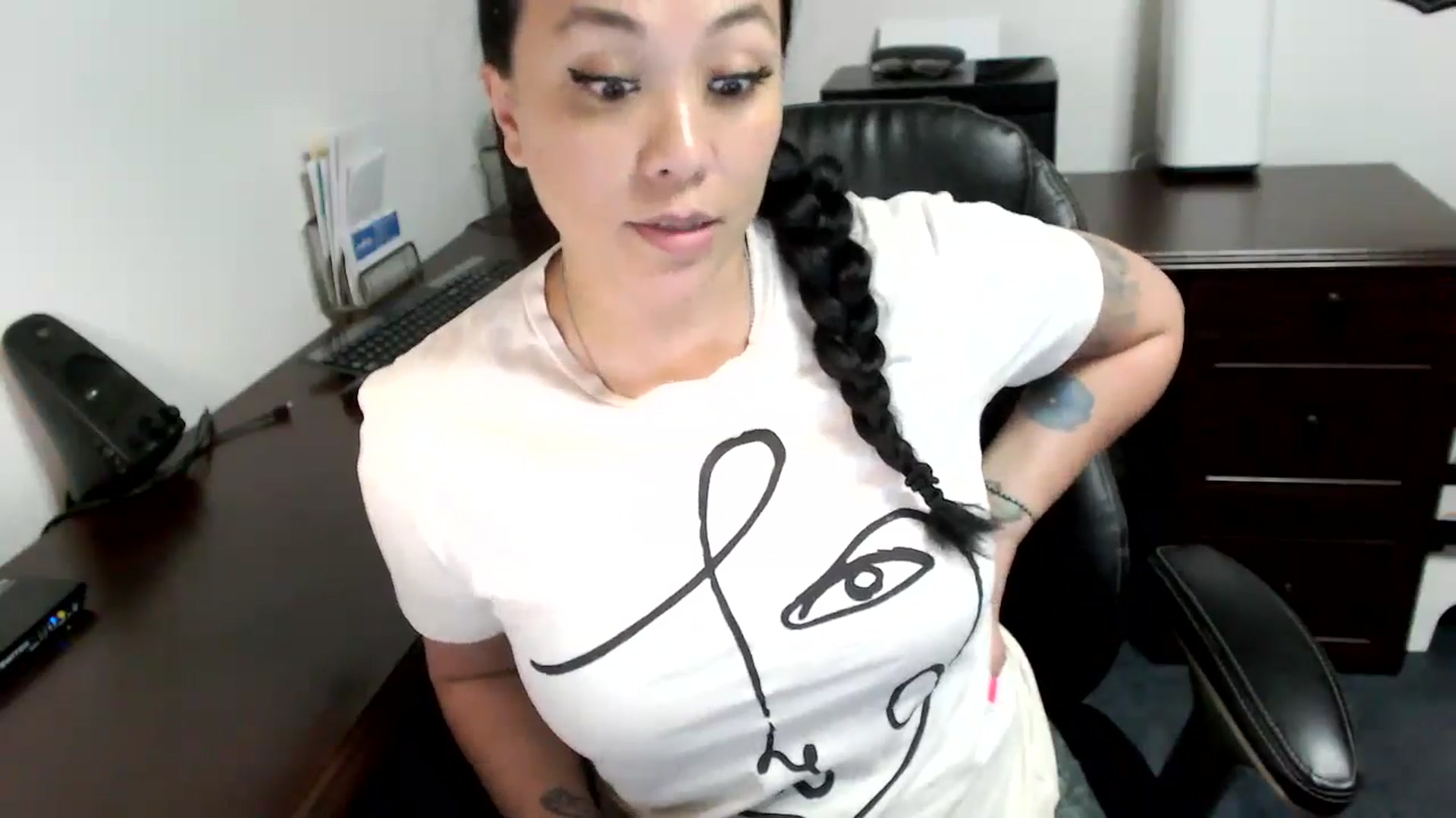 Gallery image thumbnail from MickaylaMoon's myfreecams stream on, 05/10/2024, 19:35 image 17 of 20