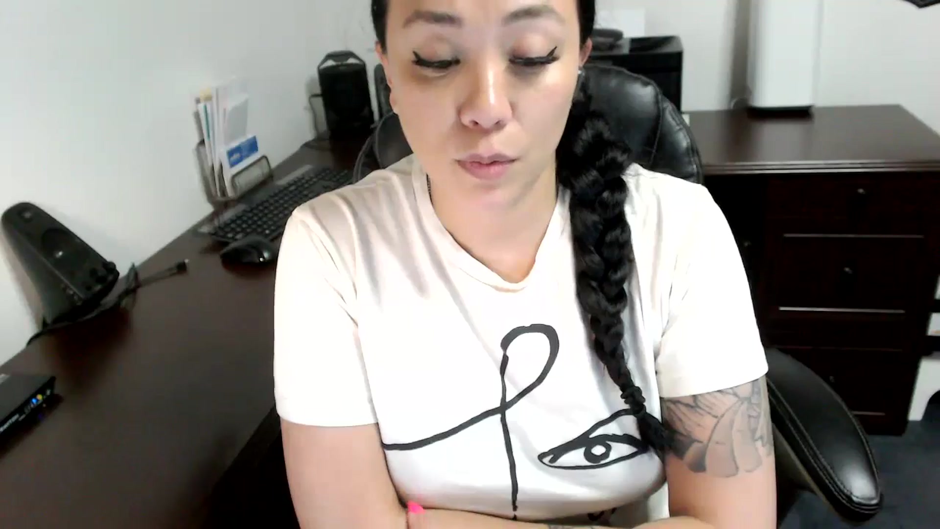 Gallery image thumbnail from MickaylaMoon's myfreecams stream on, 05/10/2024, 19:35 image 13 of 20