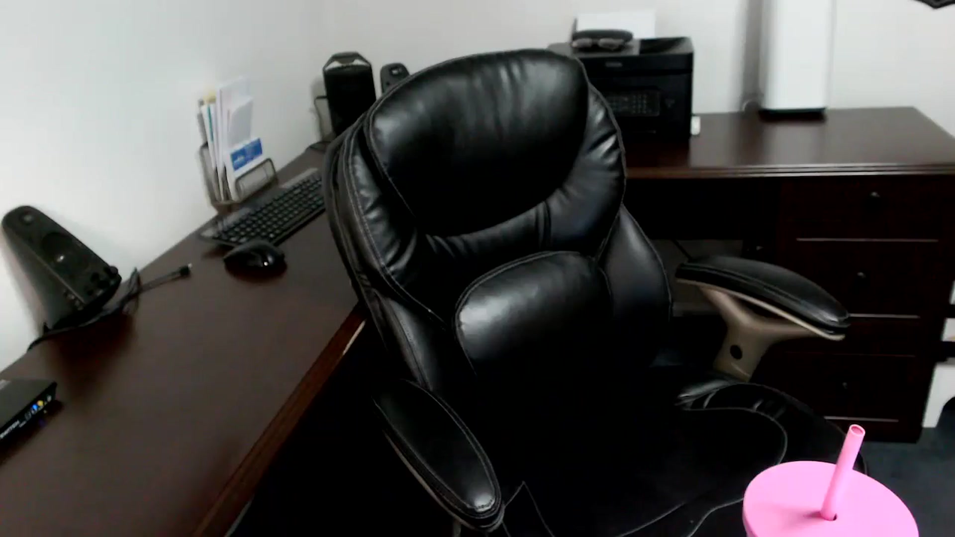Gallery image thumbnail from MickaylaMoon's myfreecams stream on, 05/10/2024, 20:37 image 15 of 20