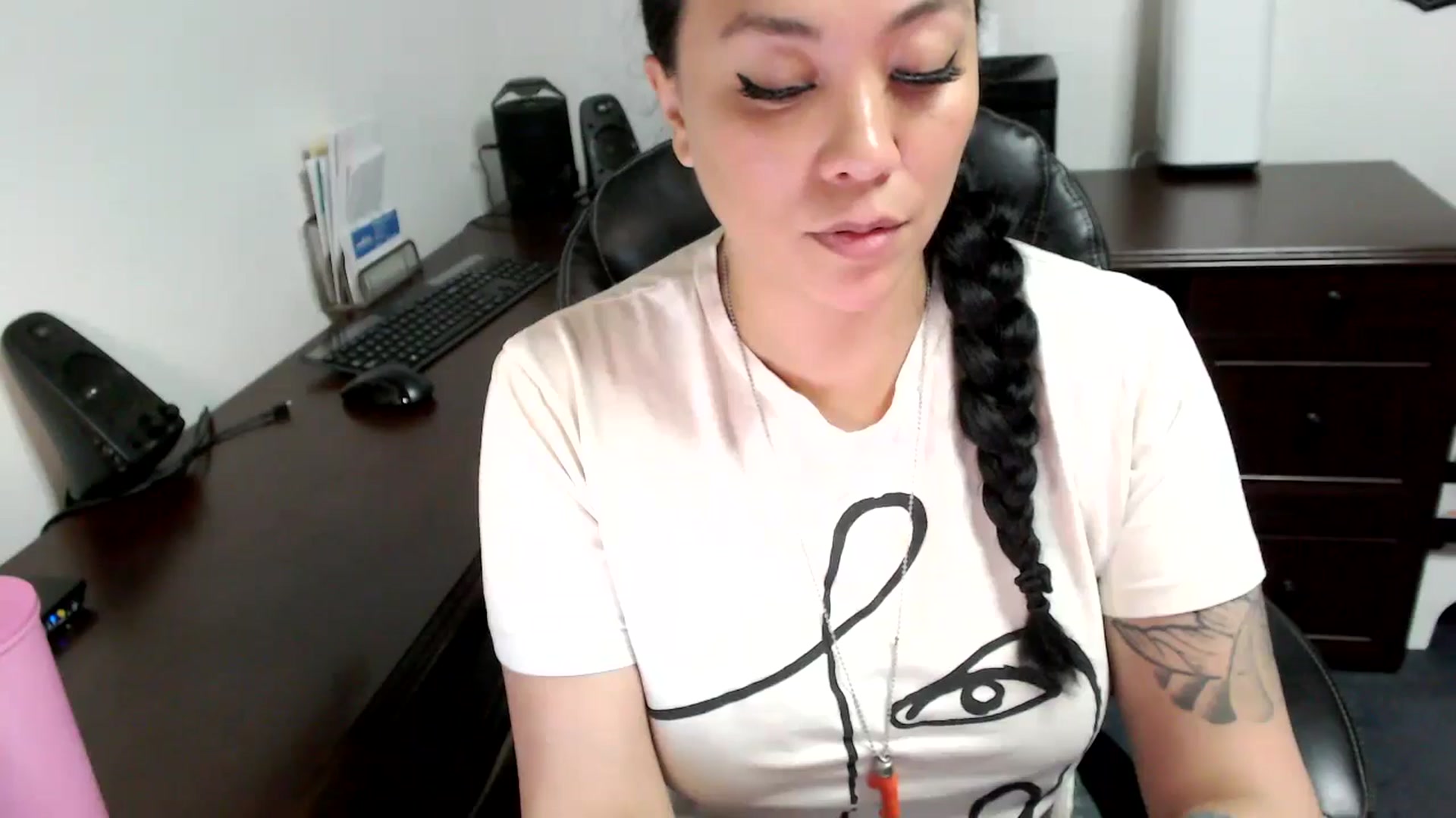 Gallery image thumbnail from MickaylaMoon's myfreecams stream on, 05/10/2024, 21:05 image 16 of 20