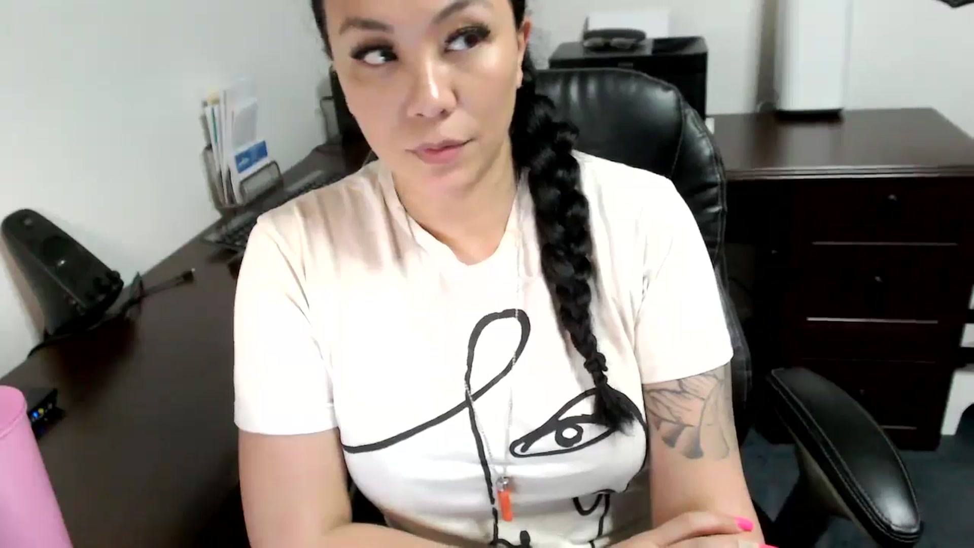 Gallery image thumbnail from MickaylaMoon's myfreecams stream on, 05/10/2024, 21:05 image 12 of 20
