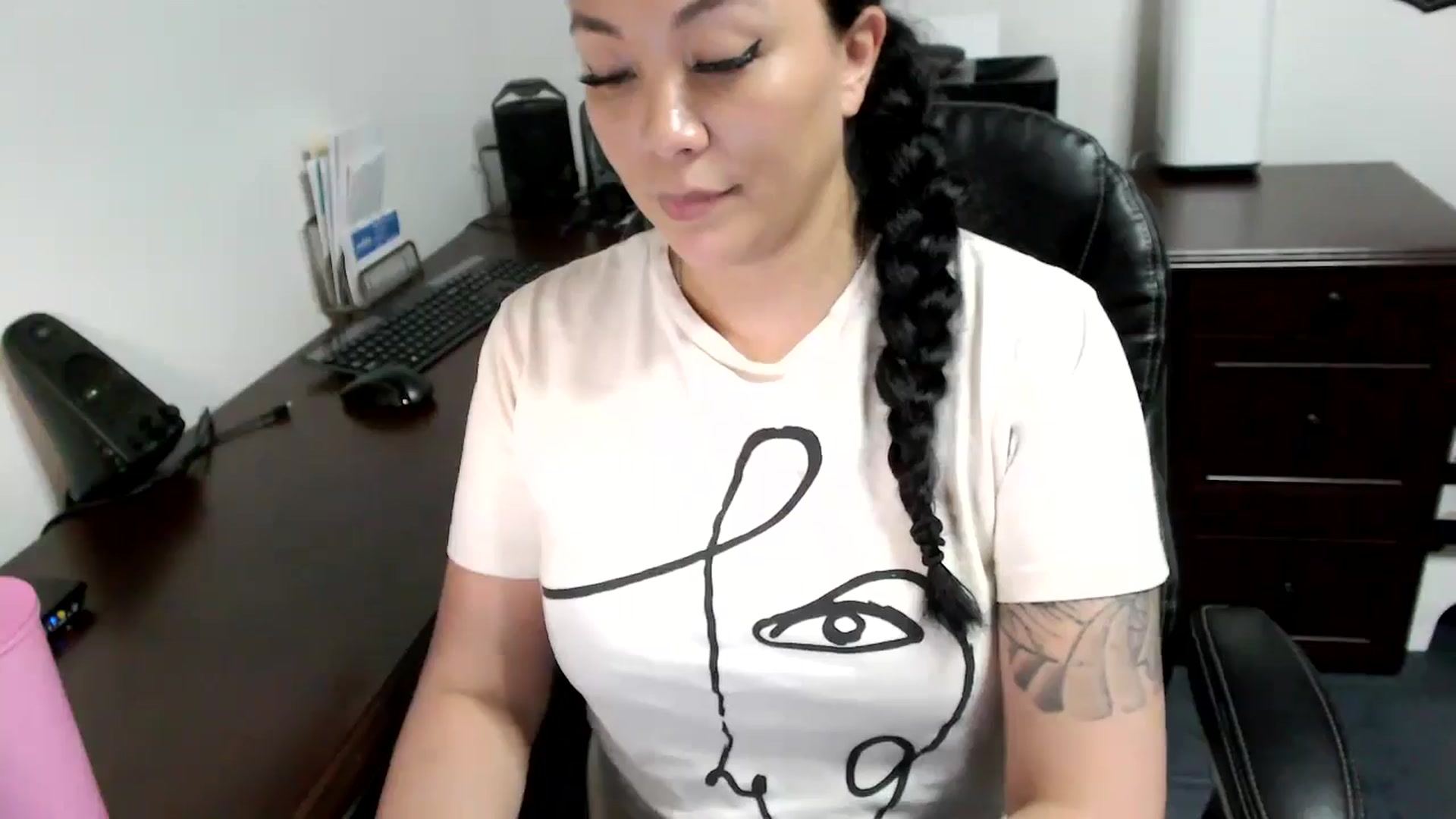 Gallery image thumbnail from MickaylaMoon's myfreecams stream on, 05/10/2024, 21:05 image 10 of 20