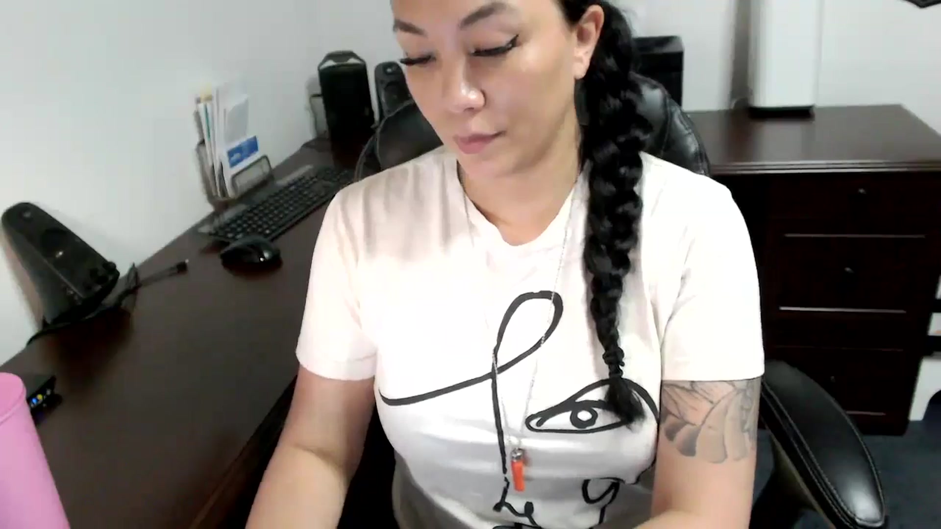 Gallery image thumbnail from MickaylaMoon's myfreecams stream on, 05/10/2024, 21:05 image 13 of 20