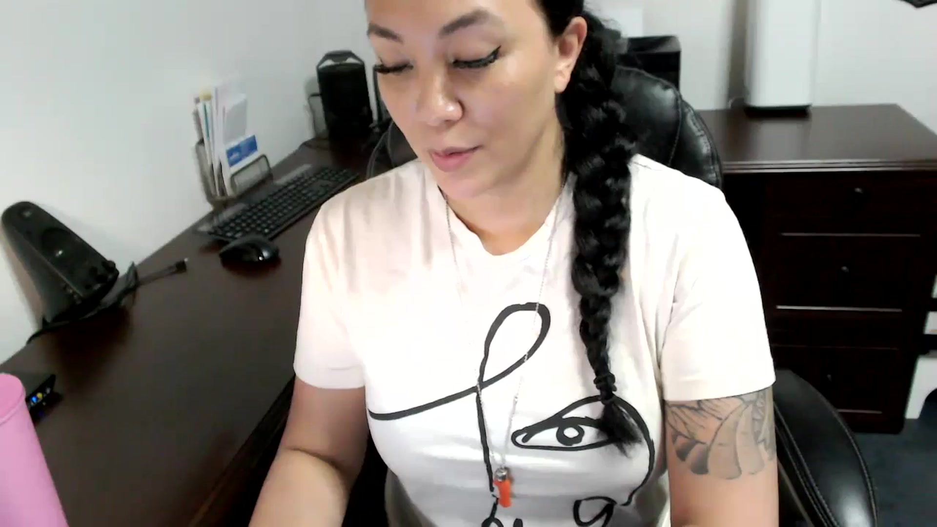 Gallery image thumbnail from MickaylaMoon's myfreecams stream on, 05/10/2024, 21:05 image 18 of 20