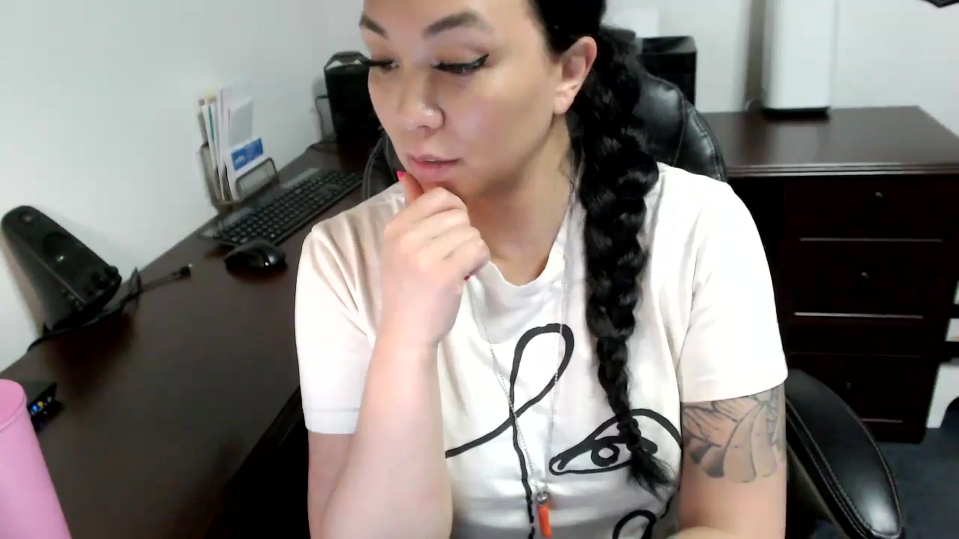 Gallery image thumbnail from MickaylaMoon's myfreecams stream on, 05/10/2024, 21:05 image 14 of 20