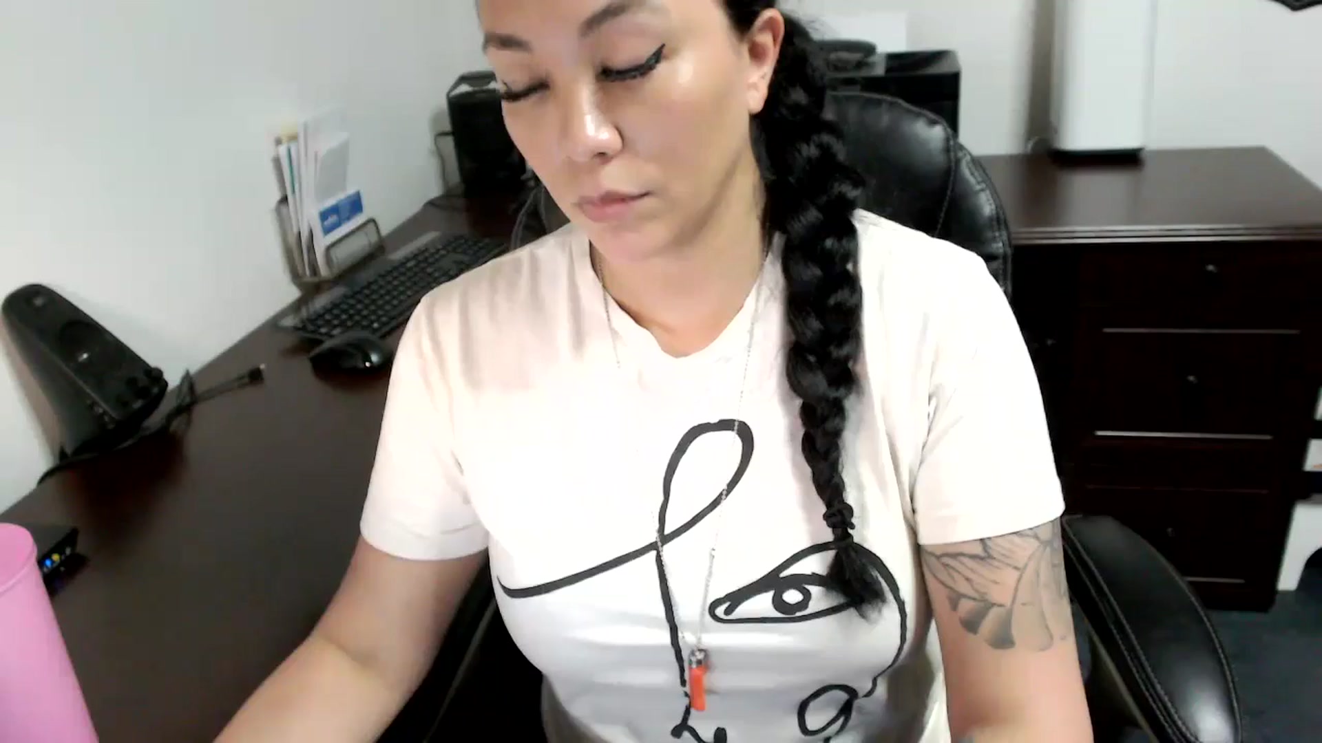 Gallery image thumbnail from MickaylaMoon's myfreecams stream on, 05/10/2024, 21:05 image 15 of 20