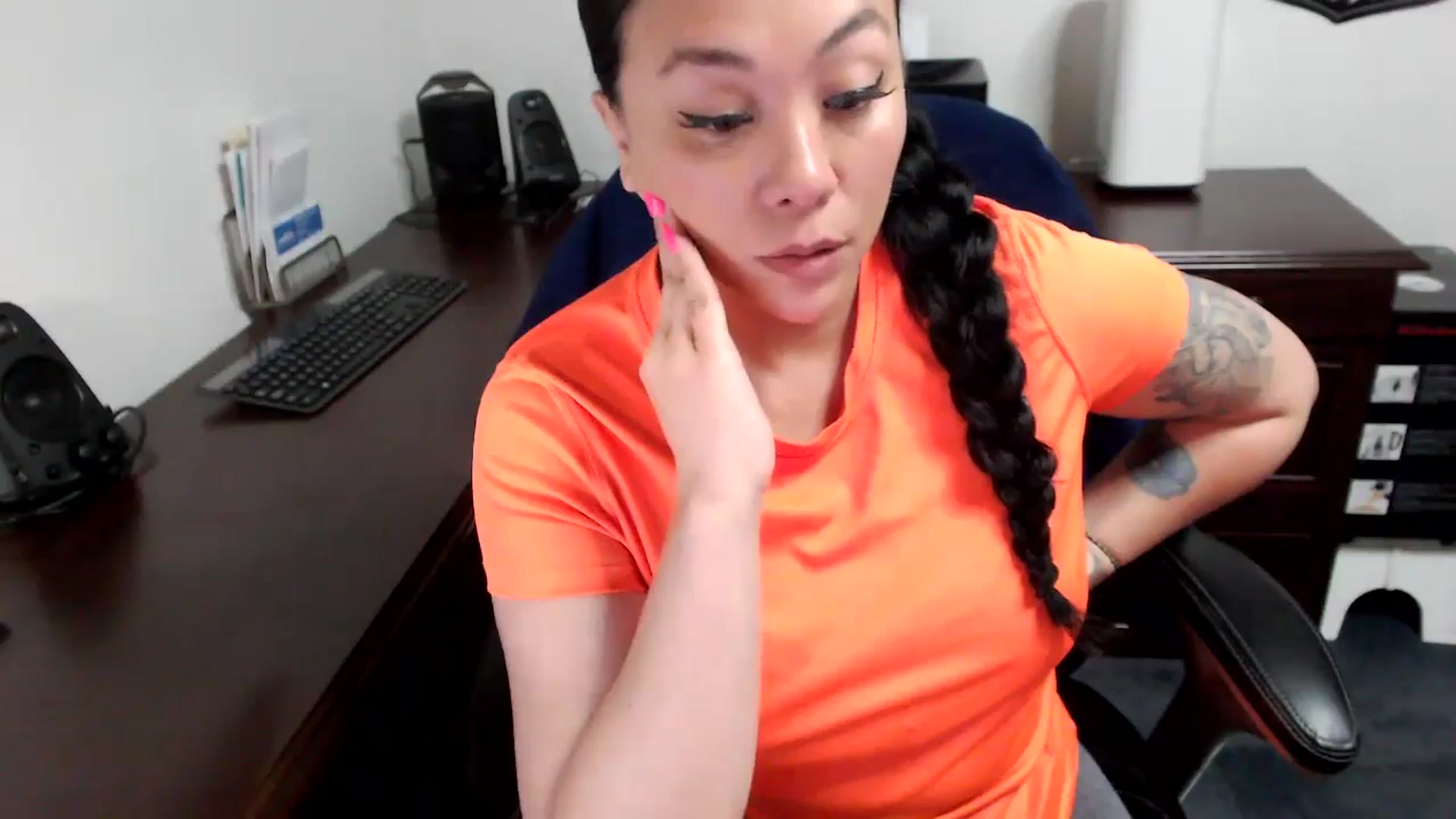 Gallery image thumbnail from MickaylaMoon's myfreecams stream on, 05/13/2024, 16:37 image 4 of 20