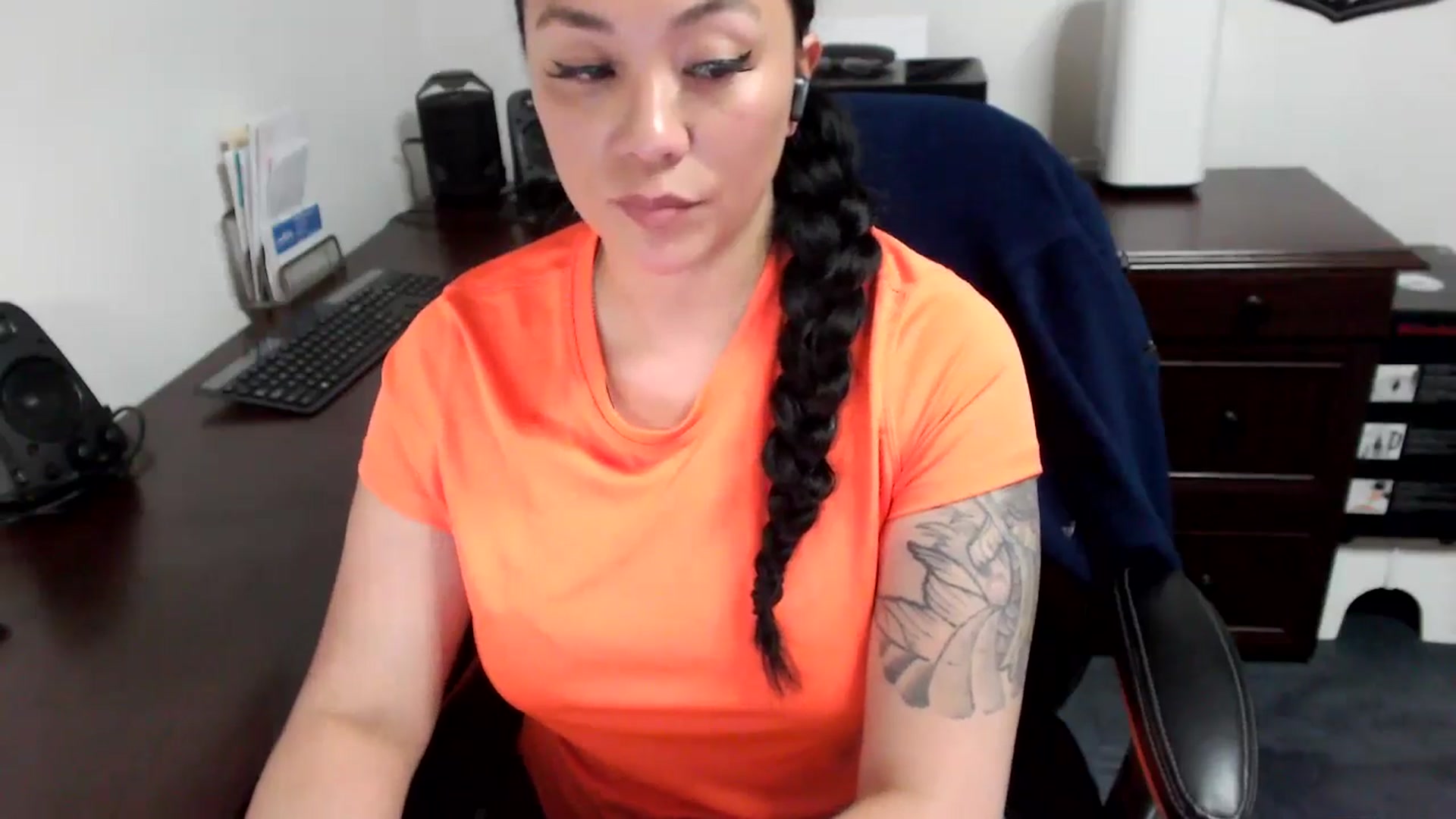 Gallery image thumbnail from MickaylaMoon's myfreecams stream on, 05/13/2024, 16:37 image 14 of 20