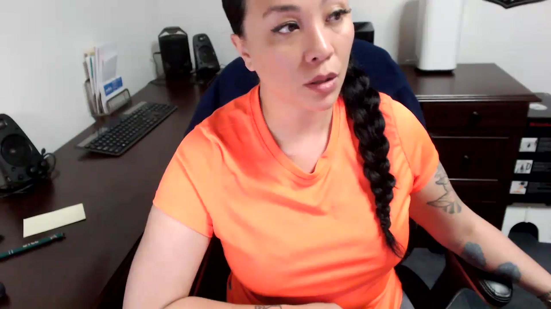 Gallery image thumbnail from MickaylaMoon's myfreecams stream on, 05/13/2024, 16:37 image 2 of 20