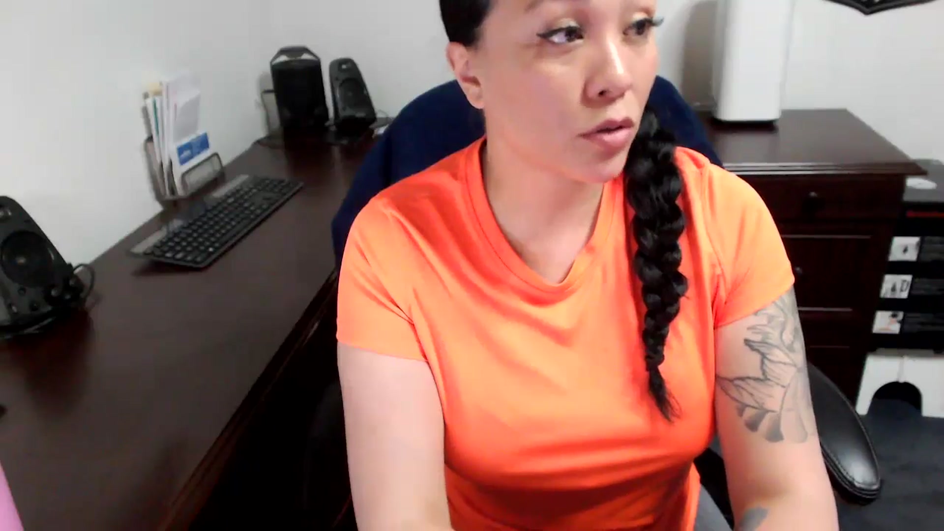 Gallery image thumbnail from MickaylaMoon's myfreecams stream on, 05/13/2024, 16:37 image 3 of 20