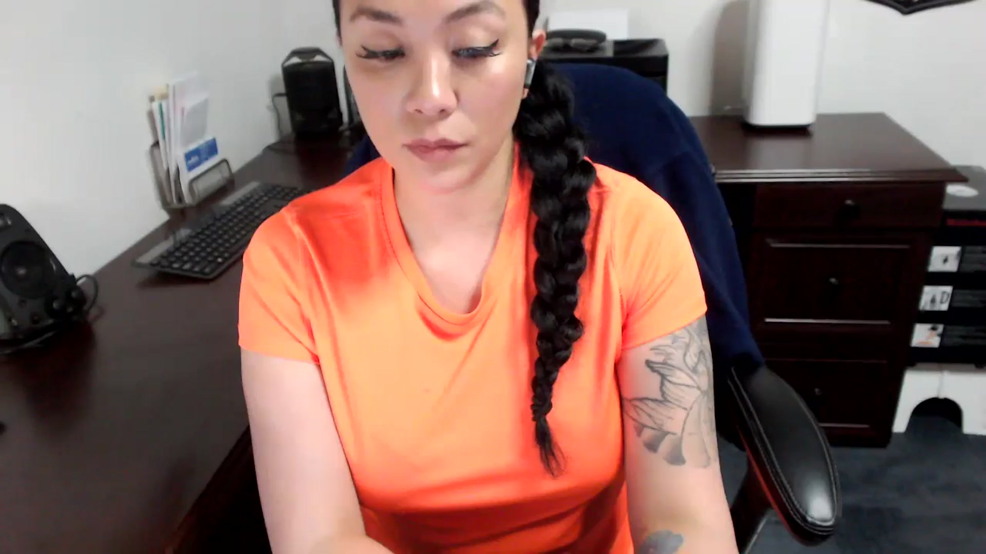 Gallery image thumbnail from MickaylaMoon's myfreecams stream on, 05/13/2024, 16:37 image 17 of 20