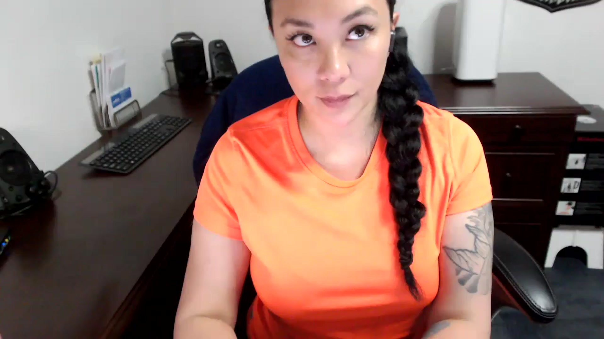 Gallery image thumbnail from MickaylaMoon's myfreecams stream on, 05/13/2024, 18:53 image 8 of 20
