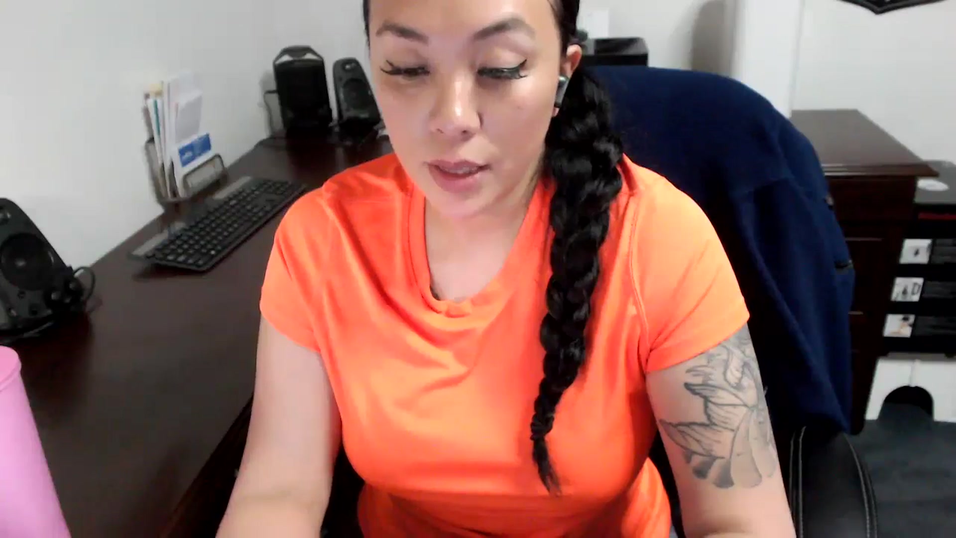 Gallery image thumbnail from MickaylaMoon's myfreecams stream on, 05/13/2024, 18:53 image 2 of 20