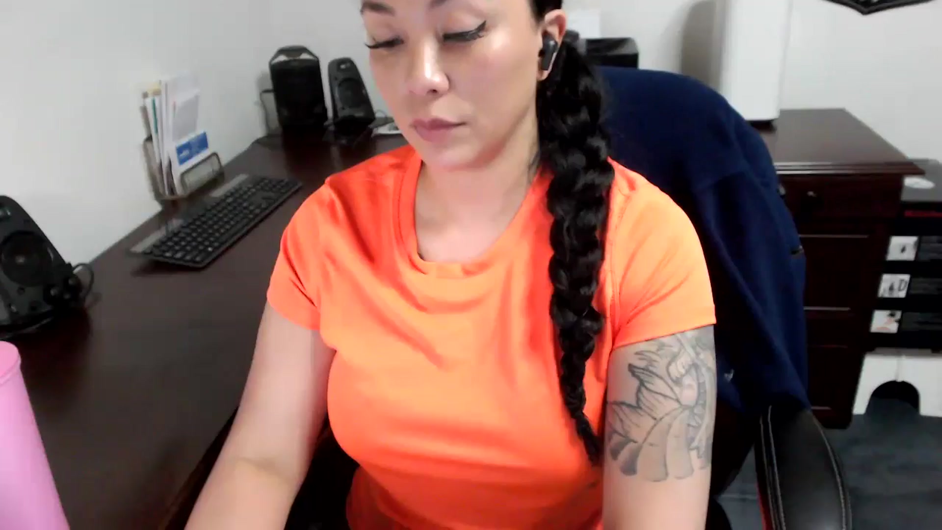 Gallery image thumbnail from MickaylaMoon's myfreecams stream on, 05/13/2024, 18:53 image 1 of 20