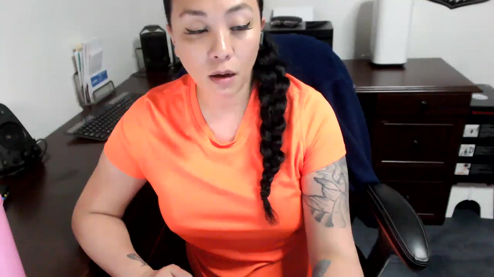 Gallery image thumbnail from MickaylaMoon's myfreecams stream on, 05/13/2024, 19:10 image 2 of 20