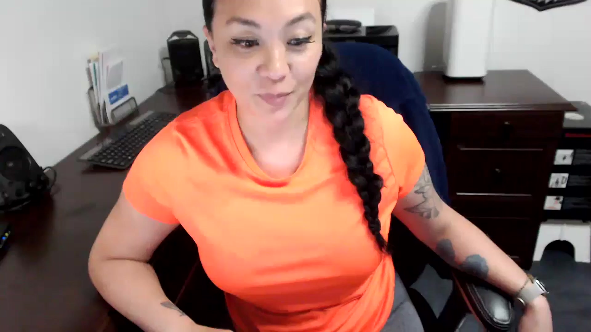 Gallery image thumbnail from MickaylaMoon's myfreecams stream on, 05/13/2024, 19:10 image 17 of 20