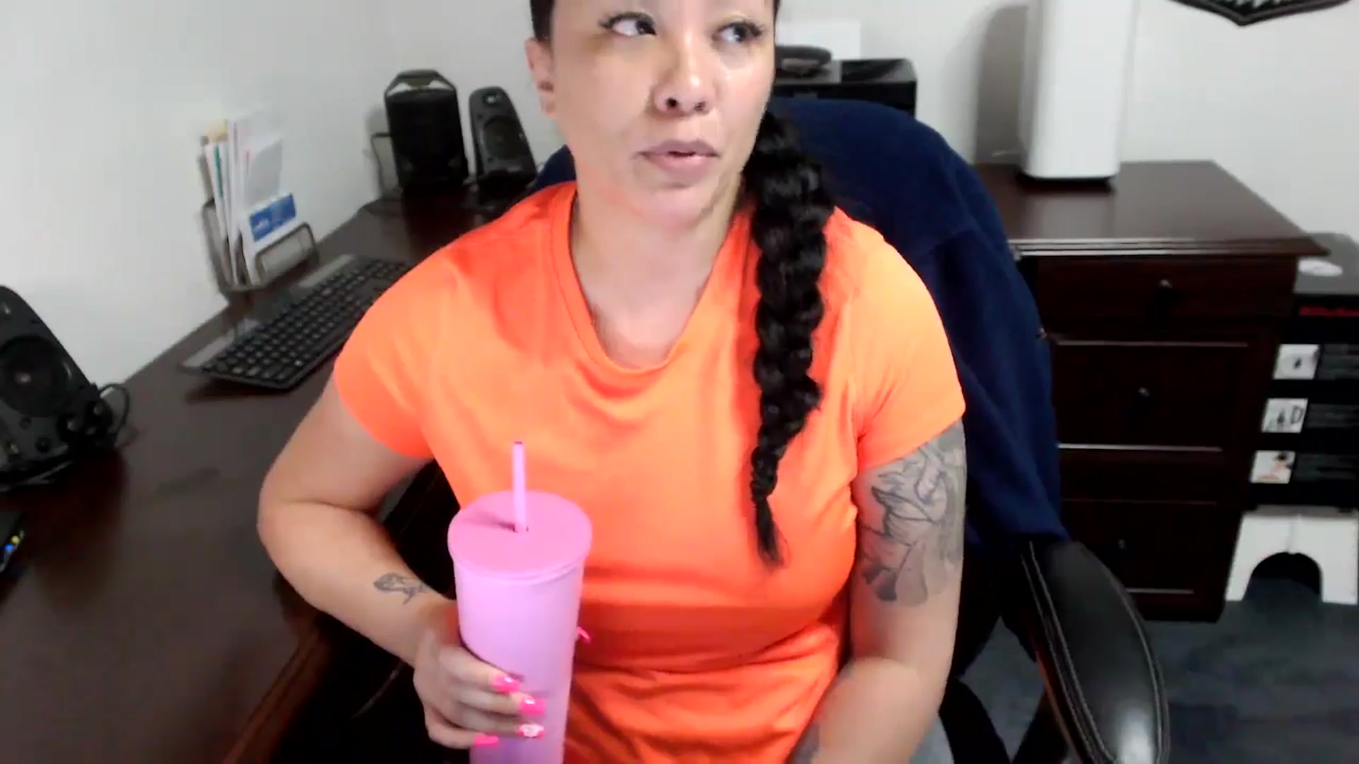 Gallery image thumbnail from MickaylaMoon's myfreecams stream on, 05/13/2024, 19:10 image 14 of 20