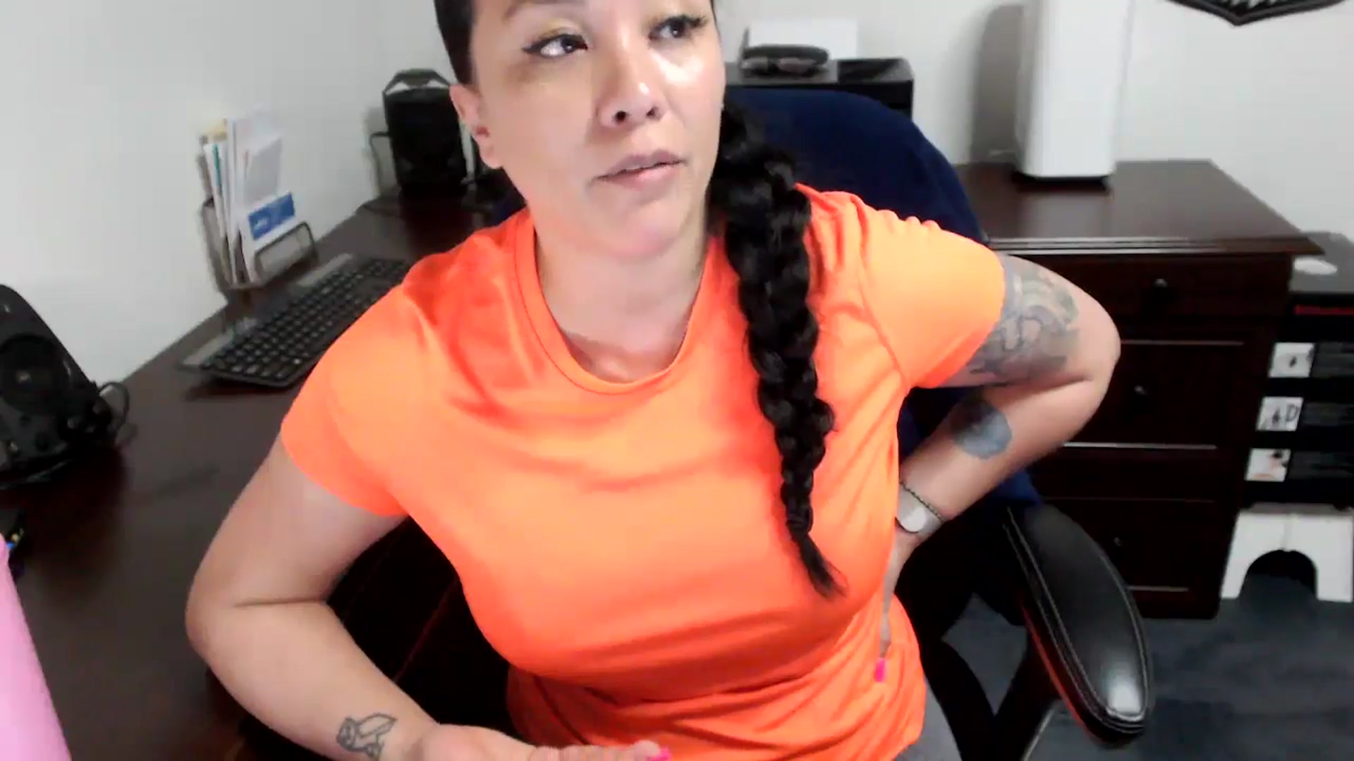 Gallery image thumbnail from MickaylaMoon's myfreecams stream on, 05/13/2024, 19:10 image 8 of 20