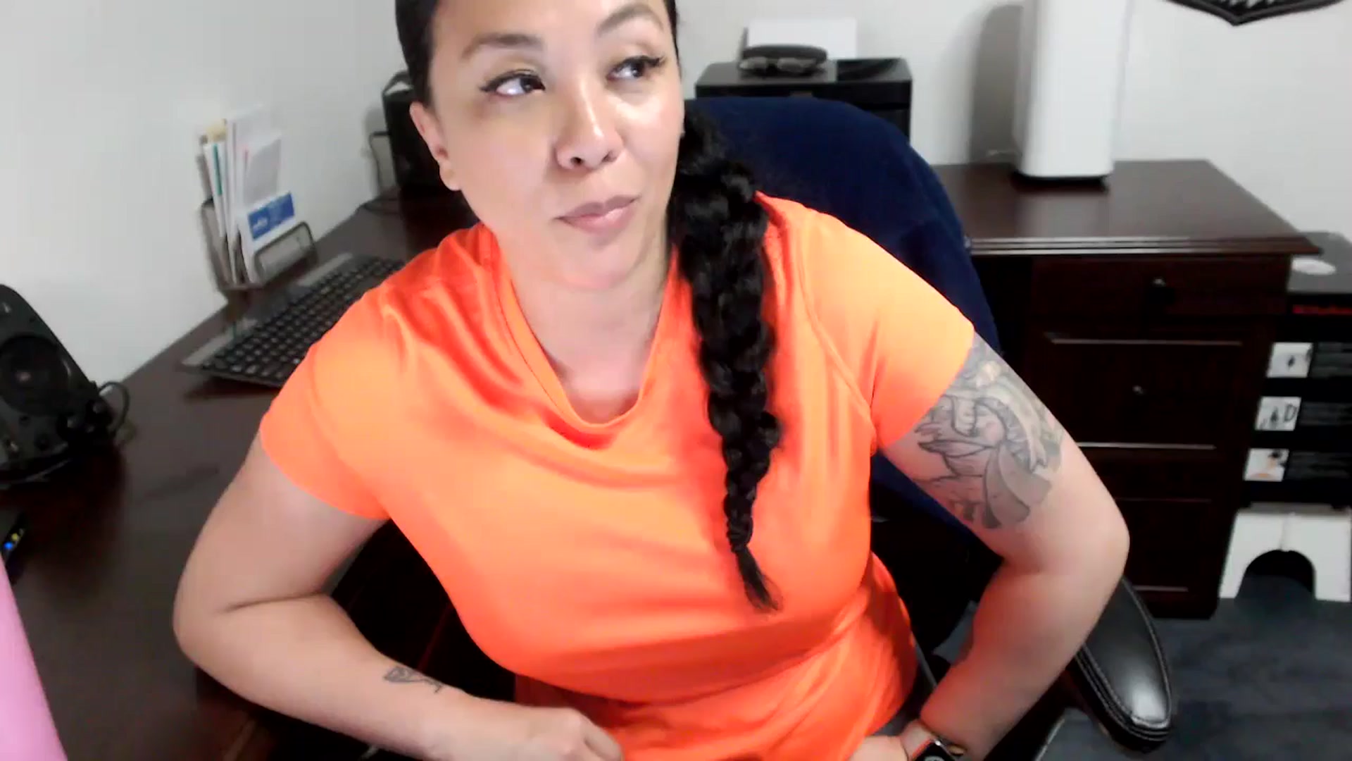 Gallery image thumbnail from MickaylaMoon's myfreecams stream on, 05/13/2024, 19:10 image 13 of 20