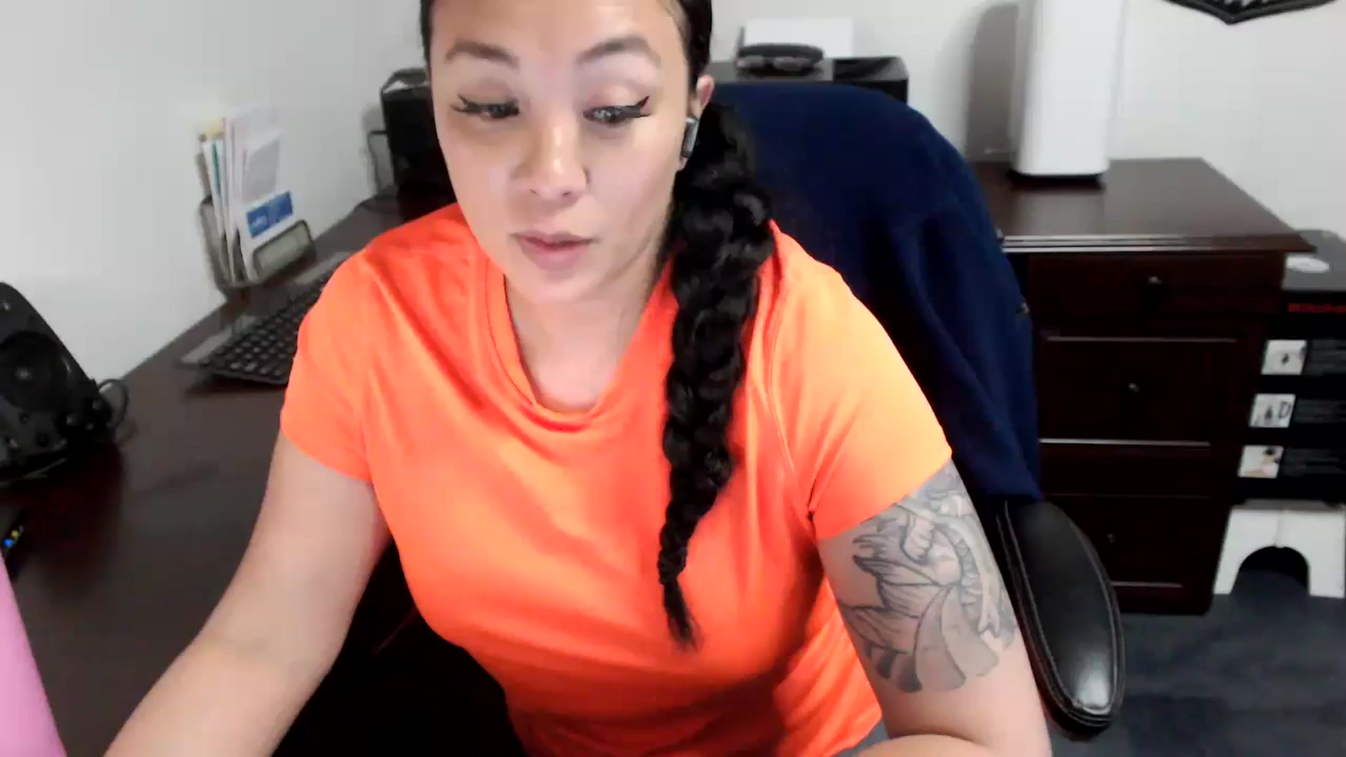 Gallery image thumbnail from MickaylaMoon's myfreecams stream on, 05/13/2024, 19:10 image 10 of 20