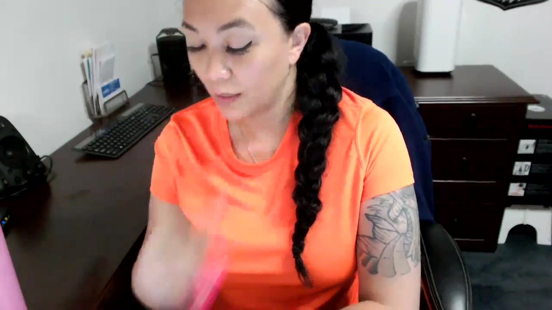 Gallery image thumbnail from MickaylaMoon's myfreecams stream on, 05/13/2024, 20:03 image 5 of 20
