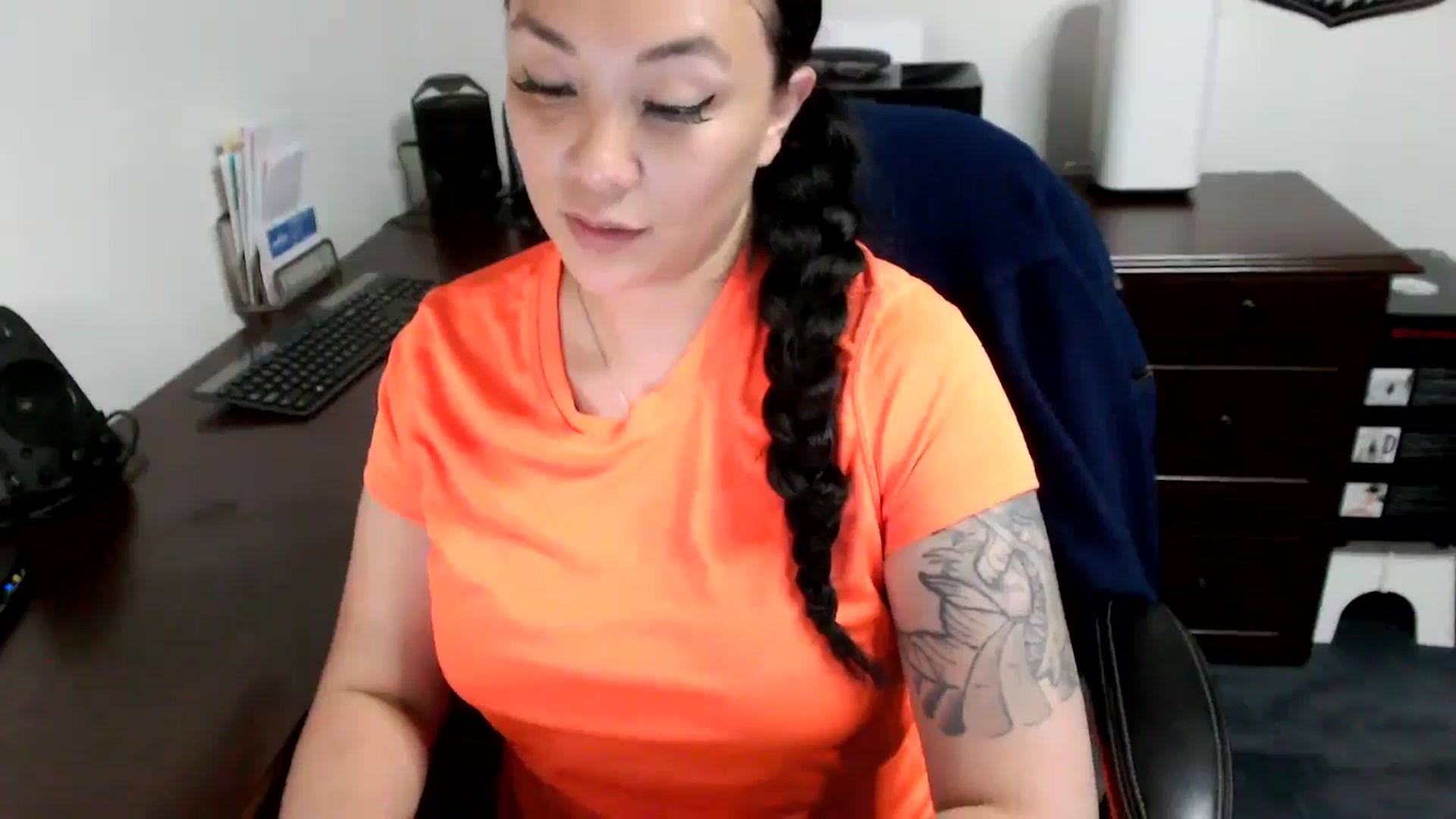 Gallery image thumbnail from MickaylaMoon's myfreecams stream on, 05/13/2024, 20:03 image 11 of 20