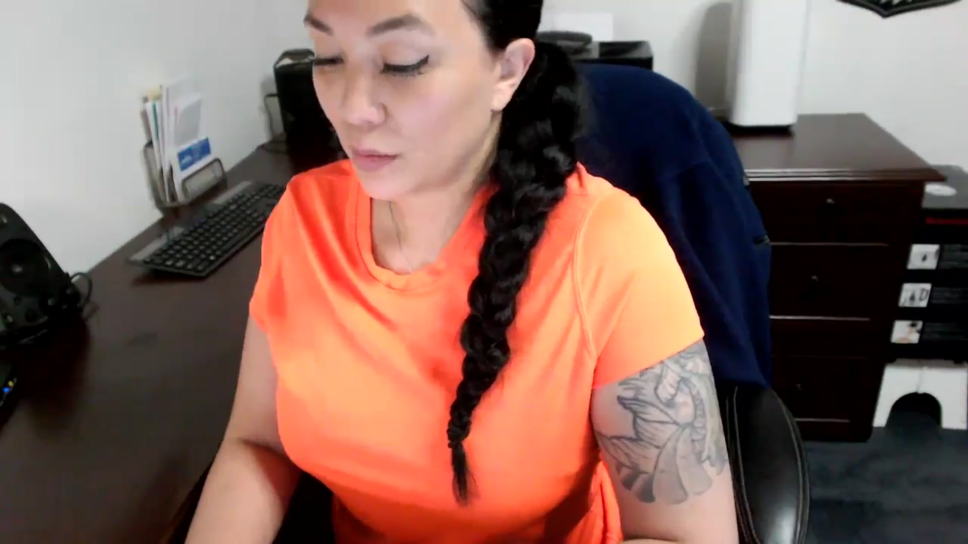Gallery image thumbnail from MickaylaMoon's myfreecams stream on, 05/13/2024, 20:03 image 15 of 20