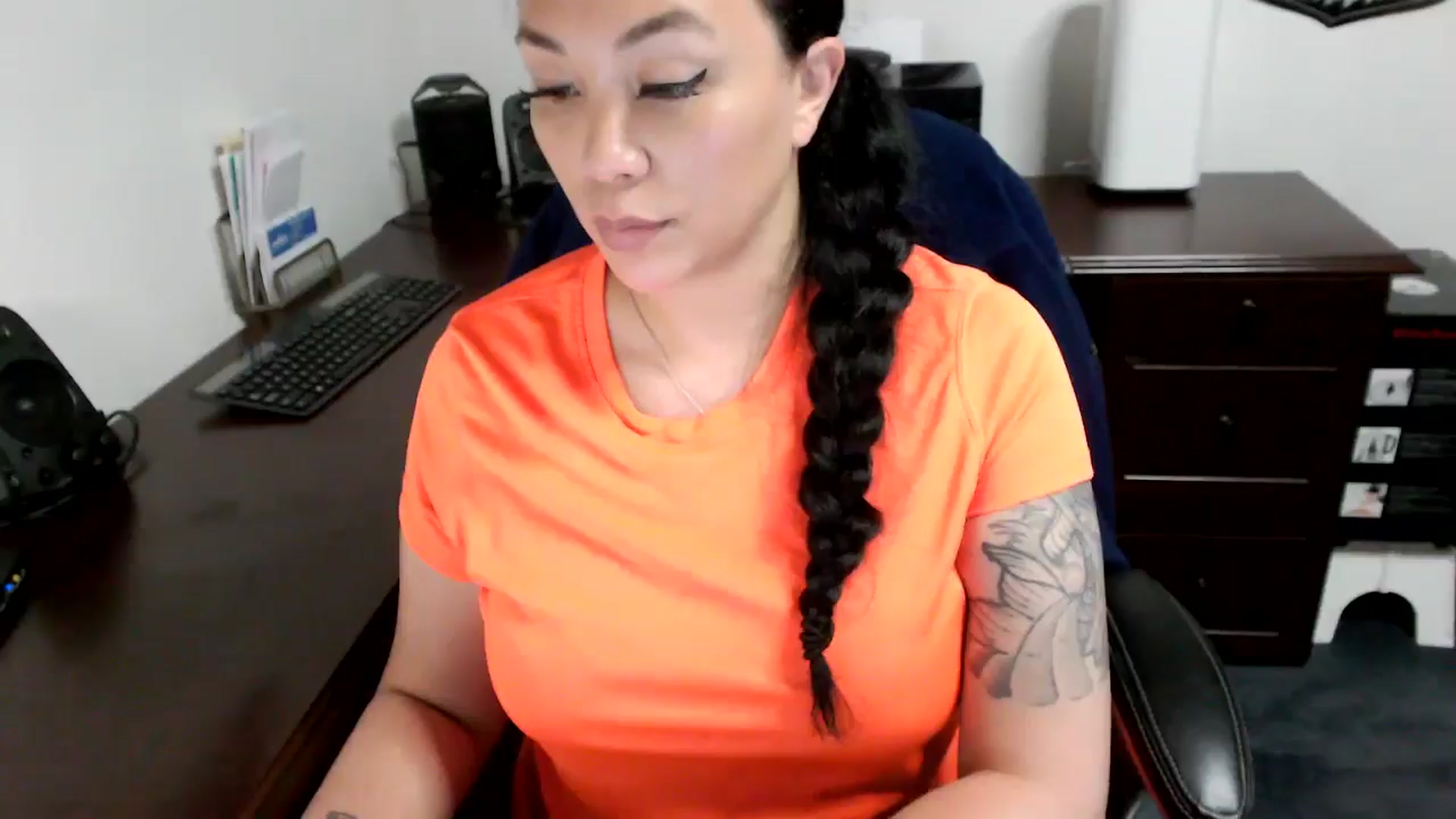 Gallery image thumbnail from MickaylaMoon's myfreecams stream on, 05/13/2024, 20:03 image 13 of 20