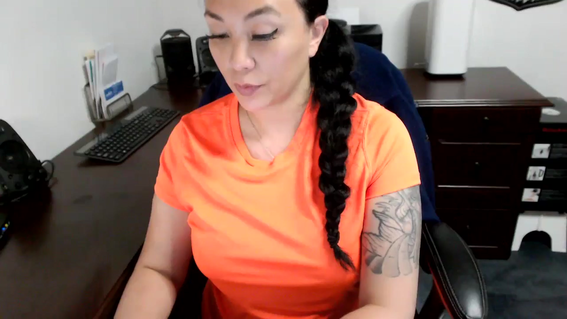 Gallery image thumbnail from MickaylaMoon's myfreecams stream on, 05/13/2024, 20:03 image 12 of 20