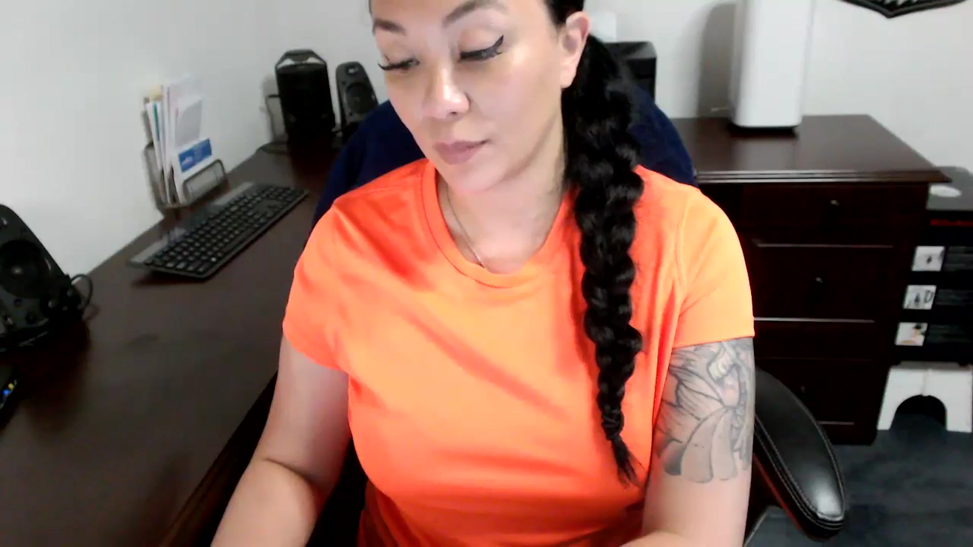 Gallery image thumbnail from MickaylaMoon's myfreecams stream on, 05/13/2024, 20:03 image 16 of 20