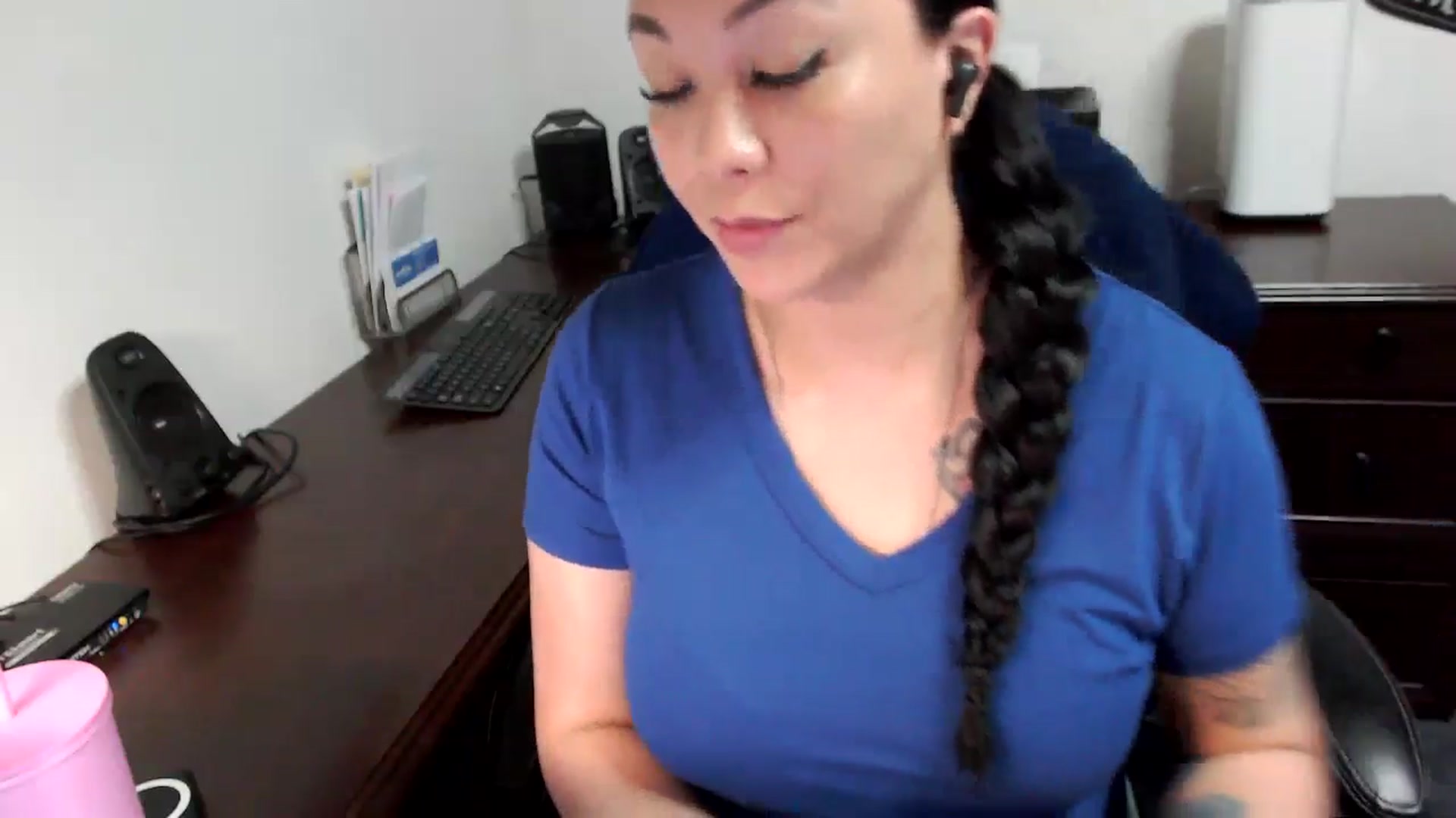 Gallery image thumbnail from MickaylaMoon's myfreecams stream on, 05/14/2024, 16:48 image 4 of 20