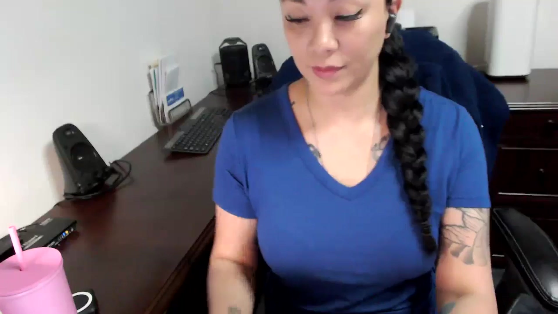 Gallery image thumbnail from MickaylaMoon's myfreecams stream on, 05/14/2024, 16:48 image 3 of 20