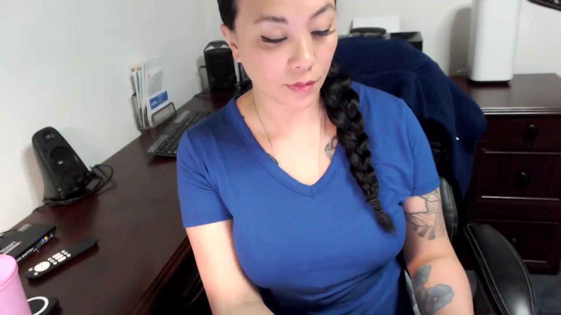 Gallery image thumbnail from MickaylaMoon's myfreecams stream on, 05/14/2024, 16:48 image 11 of 20