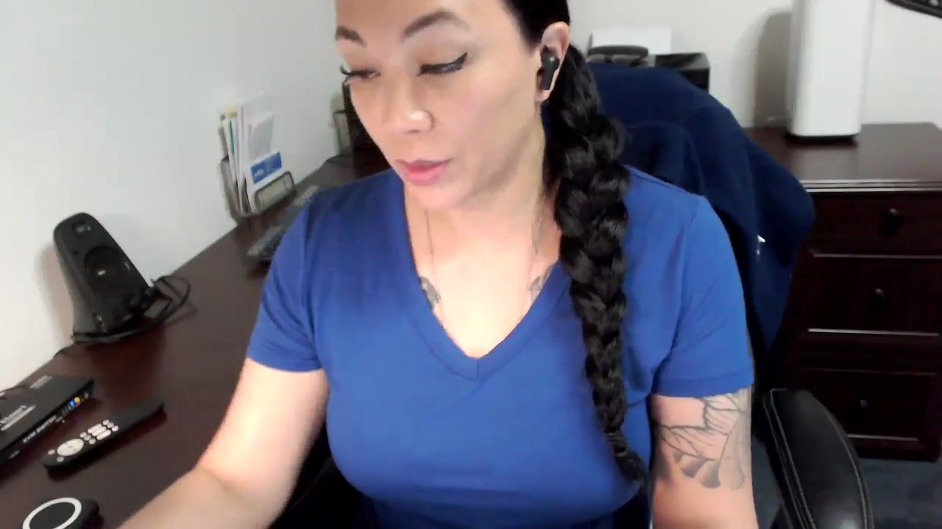 Gallery image thumbnail from MickaylaMoon's myfreecams stream on, 05/14/2024, 16:48 image 14 of 20