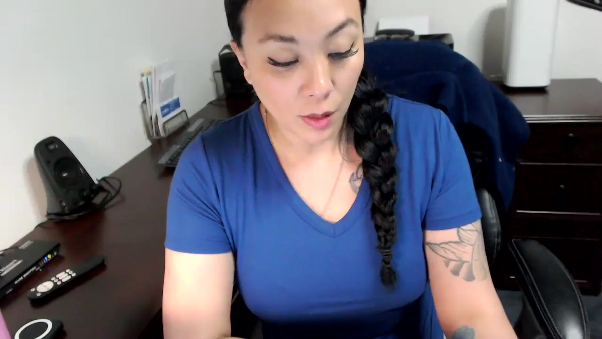 Gallery image thumbnail from MickaylaMoon's myfreecams stream on, 05/14/2024, 17:07 image 7 of 20