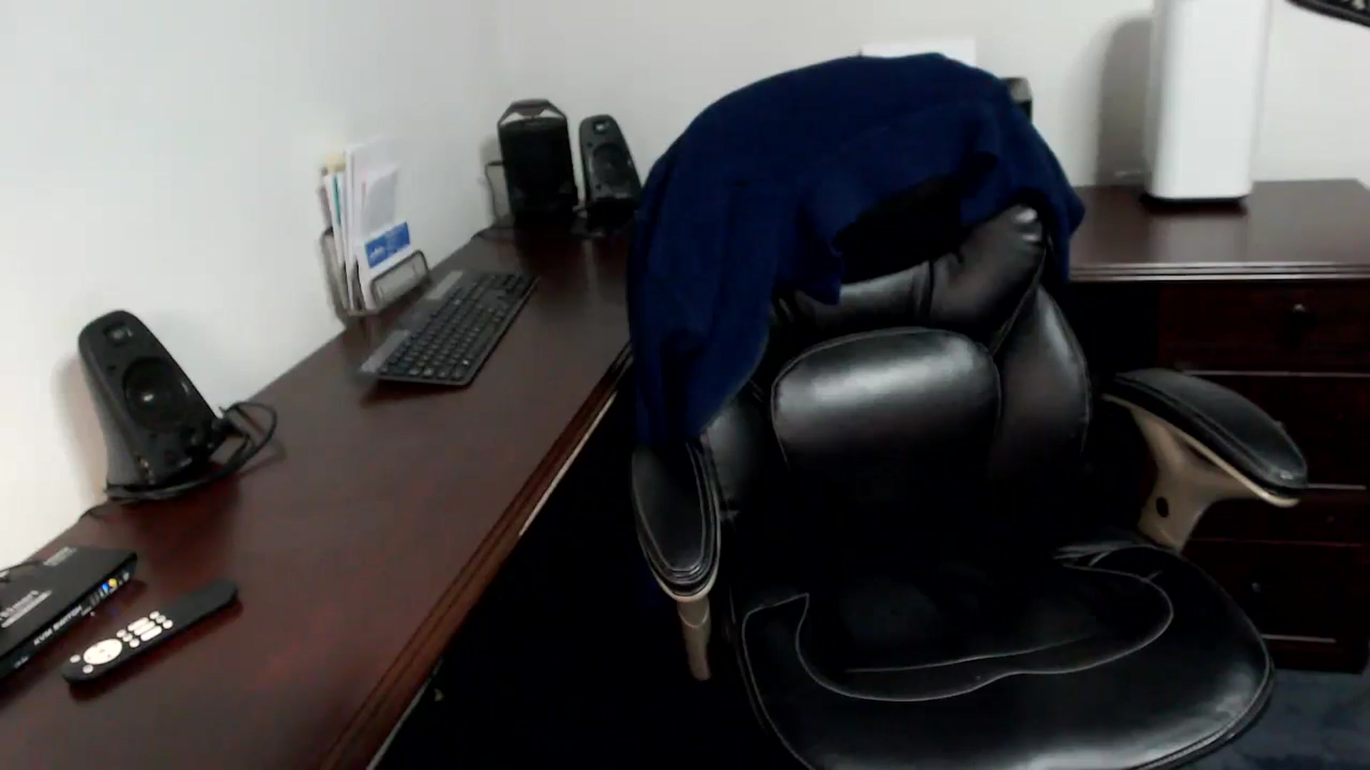 Gallery image thumbnail from MickaylaMoon's myfreecams stream on, 05/14/2024, 17:07 image 18 of 20
